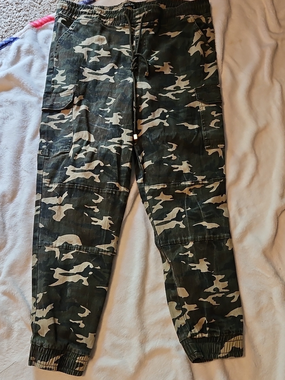 Women's Camo Cargo Joggers - Green Camouflage